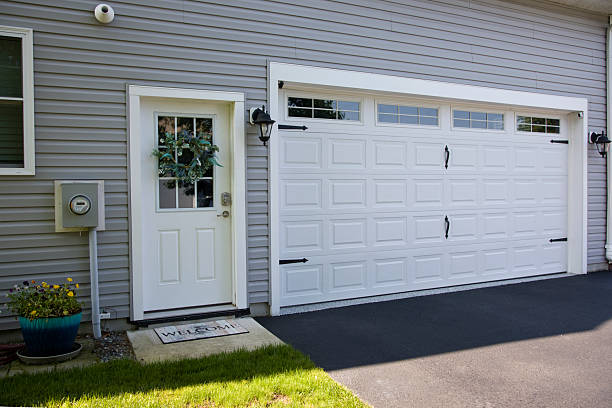24/7 Emergency Garage Door Panel Replacement experts in Filer, ID